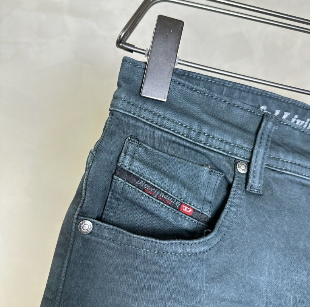 Diesel D-Strukt 0QWTY slim-cut jeans